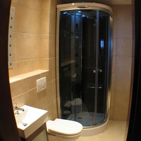 Chalet Chaluba Bully 243